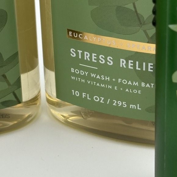 Bath & Body Works Aromatherapy Stress Relief Eucalyptus Spearmint Lotion Wash - Picture 3 of 3